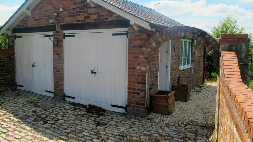 manual override of alt text